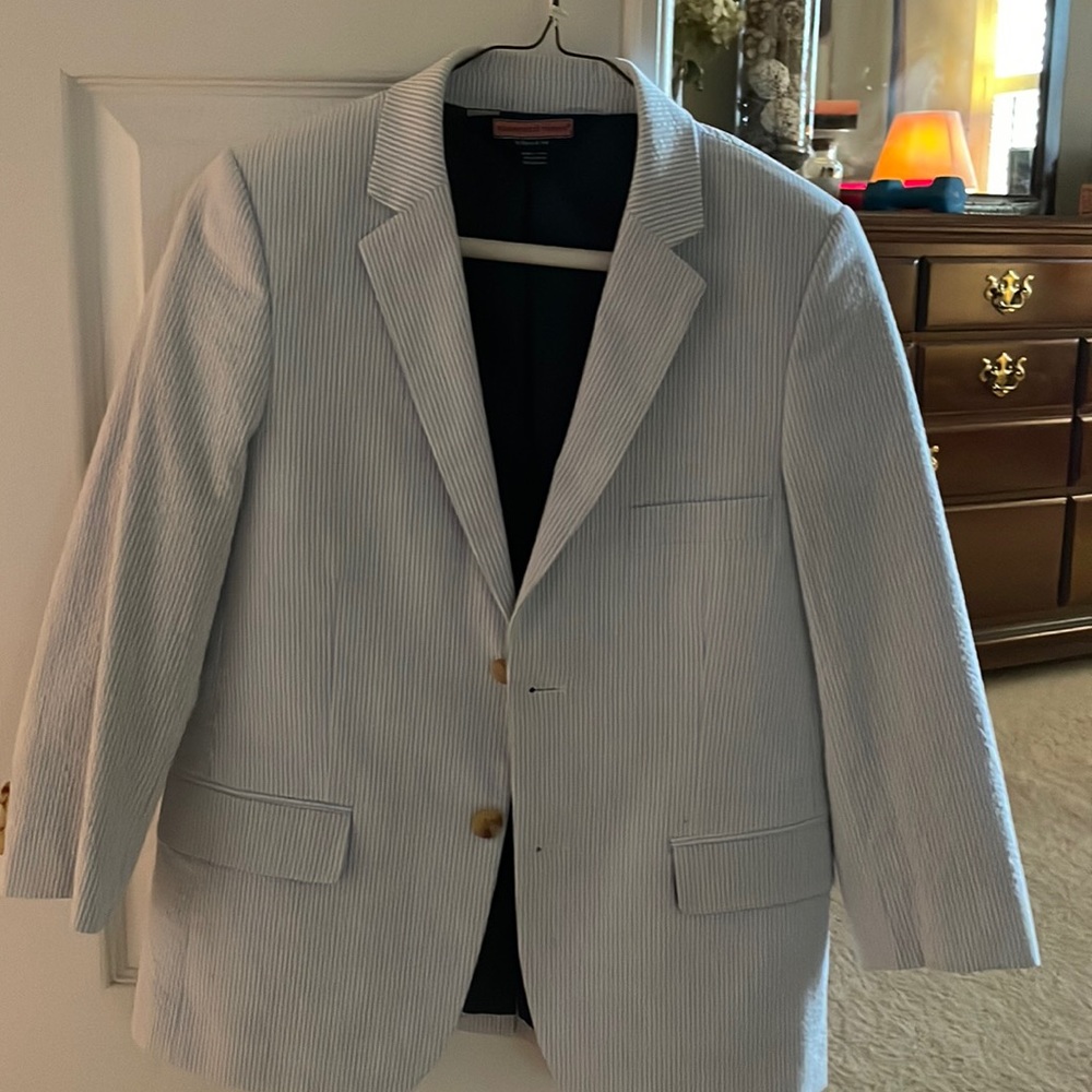 Vineyard vines boys size 12 seersucker suit.